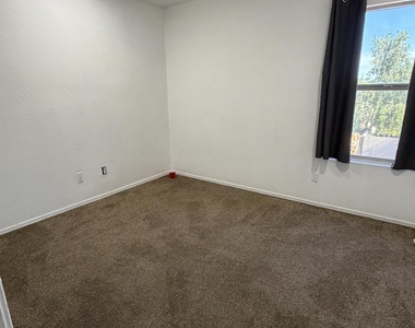 3133 E Kristal Way - Photo Thumbnail 8