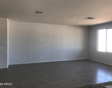 10512 W Appaloosa Trail - Photo Thumbnail 16