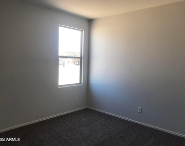 10512 W Appaloosa Trail - Photo Thumbnail 7
