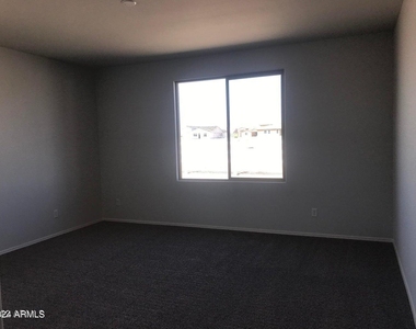 10512 W Appaloosa Trail - Photo Thumbnail 10