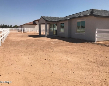 10512 W Appaloosa Trail - Photo Thumbnail 21