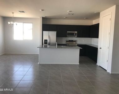10512 W Appaloosa Trail - Photo Thumbnail 17
