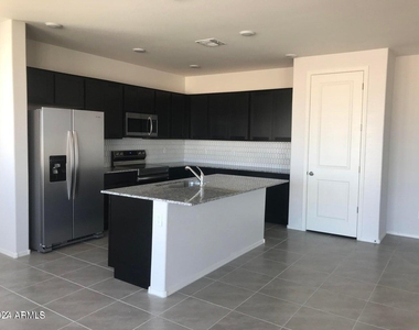 10512 W Appaloosa Trail - Photo Thumbnail 19