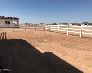 10512 W Appaloosa Trail - Photo Thumbnail 20