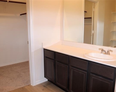 1436 Briar Hill Road - Photo Thumbnail 8