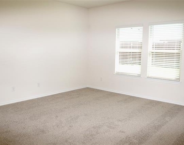 1436 Briar Hill Road - Photo Thumbnail 6