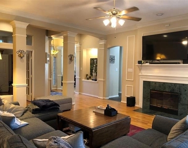 2685 Hillside Drive - Photo Thumbnail 10