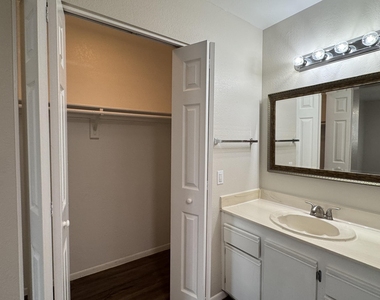 1340 N Recker Road - Photo Thumbnail 7