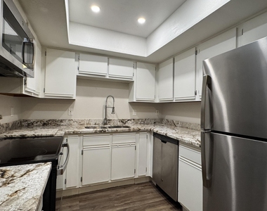 1340 N Recker Road - Photo Thumbnail 5