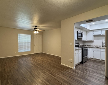 1340 N Recker Road - Photo Thumbnail 3