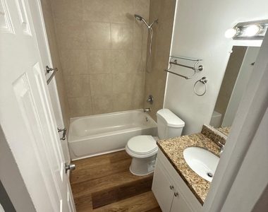 717 Ne 10th Avenue - Photo Thumbnail 7