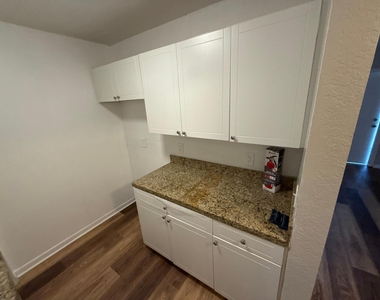 717 Ne 10th Avenue - Photo Thumbnail 5