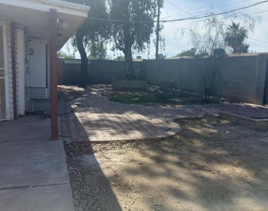 2448 W Freeway Lane - Photo Thumbnail 23