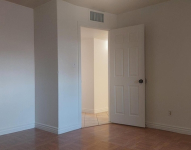2448 W Freeway Lane - Photo Thumbnail 22