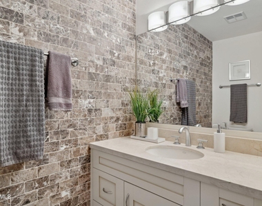7151 E Rancho Vista Drive - Photo Thumbnail 19