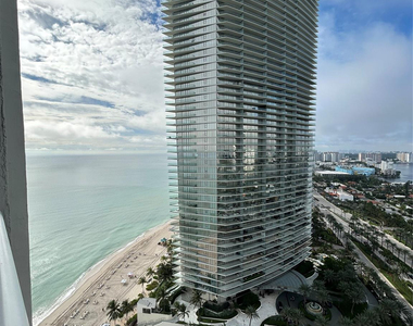19111 Collins Avenue - Photo Thumbnail 1