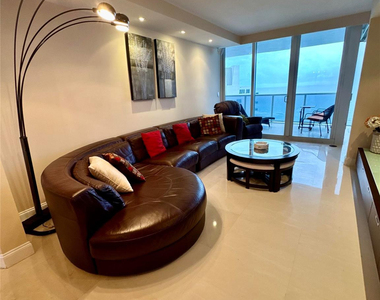 19111 Collins Avenue - Photo Thumbnail 7