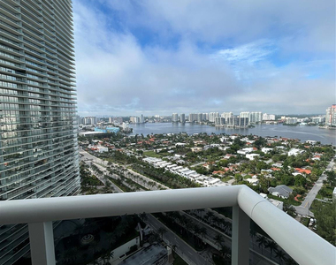 19111 Collins Avenue - Photo Thumbnail 2