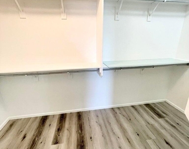16200 W Moreland Street - Photo Thumbnail 14