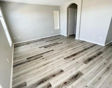 16200 W Moreland Street - Photo Thumbnail 18