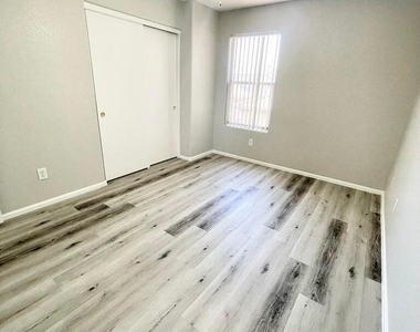 16200 W Moreland Street - Photo Thumbnail 16