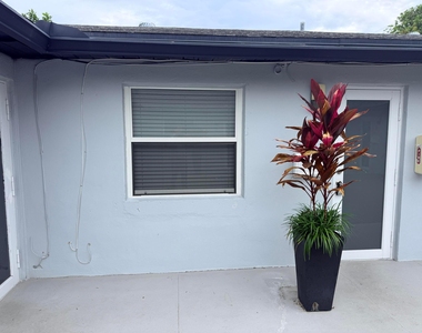 220 Walton Boulevard - Photo Thumbnail 1