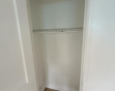 220 Walton Boulevard - Photo Thumbnail 14
