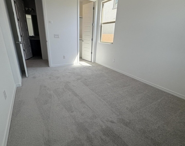 25267 N 172nd Lane - Photo Thumbnail 6