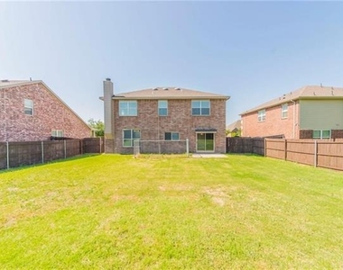 560 Griffith Drive - Photo Thumbnail 16