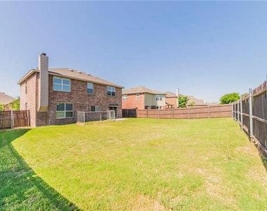 560 Griffith Drive - Photo Thumbnail 18