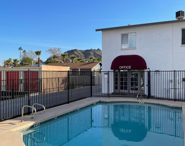 1222 E Mountain View Road - Photo Thumbnail 18
