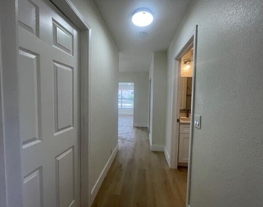 304 N Tamarind Avenue - Photo Thumbnail 21