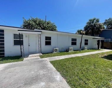 304 N Tamarind Avenue - Photo Thumbnail 30