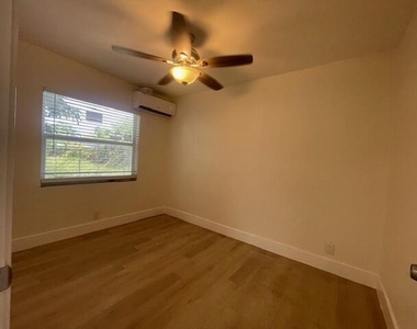 304 N Tamarind Avenue - Photo Thumbnail 24