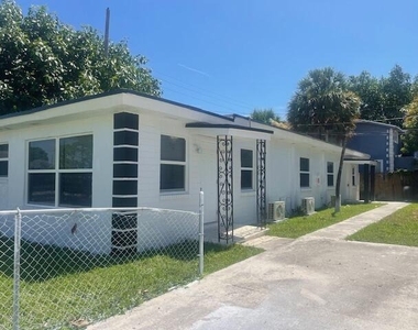 304 N Tamarind Avenue - Photo Thumbnail 29