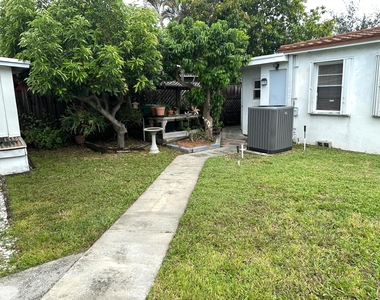 31 Sw 10th Street - Photo Thumbnail 1
