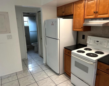31 Sw 10th Street - Photo Thumbnail 5