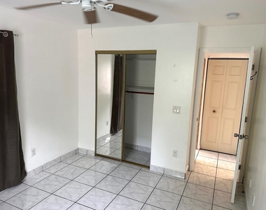 31 Sw 10th Street - Photo Thumbnail 8