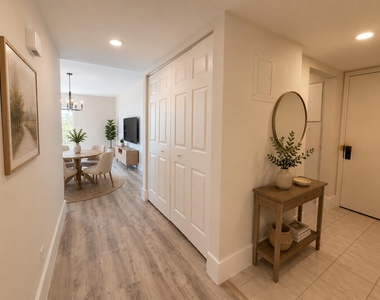 1601 S Flagler Drive - Photo Thumbnail 10
