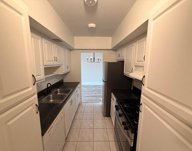 1601 S Flagler Drive - Photo Thumbnail 9