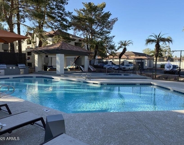 1101 S Sycamore -- - Photo Thumbnail 12