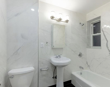 110 Varick Street - Photo Thumbnail 4