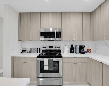 3160 Sw 20th Court - Photo Thumbnail 13