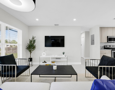 3160 Sw 20th Court - Photo Thumbnail 4