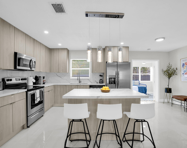 3160 Sw 20th Court - Photo Thumbnail 8