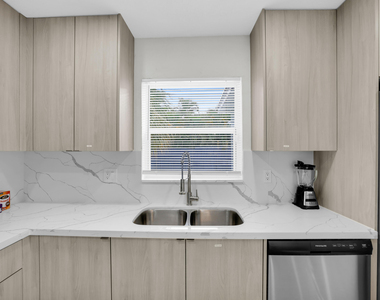 3160 Sw 20th Court - Photo Thumbnail 11