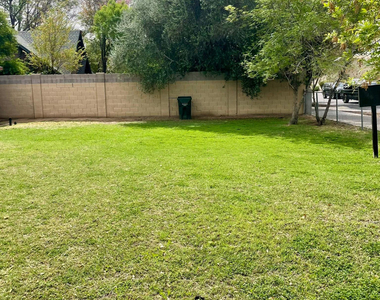 2645 W Morten Avenue - Photo Thumbnail 6