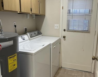 925 E Beryl Avenue - Photo Thumbnail 2