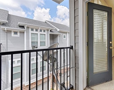 2326 Stutz Drive - Photo Thumbnail 20