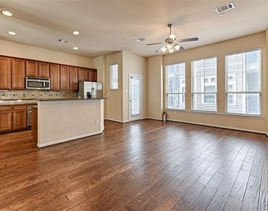 2326 Stutz Drive - Photo Thumbnail 11